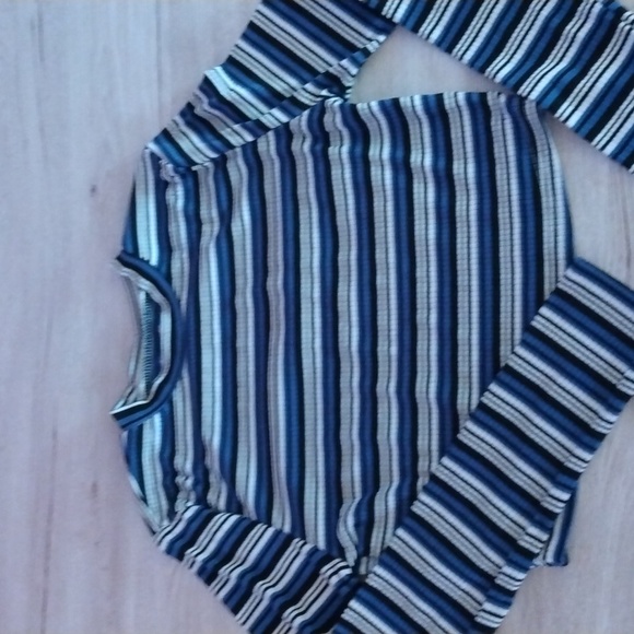 Shein xs crop top - Picture 2 of 4